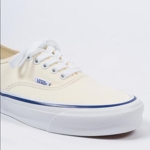 VANS VAULT OG AUTHENTIC LX
CLASSIC WHITE